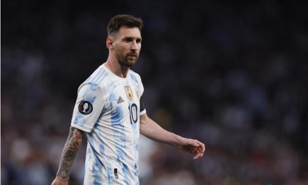 意大利最冤的统治者，父亲是教皇，被达芬奇拥护，快成功时却被害